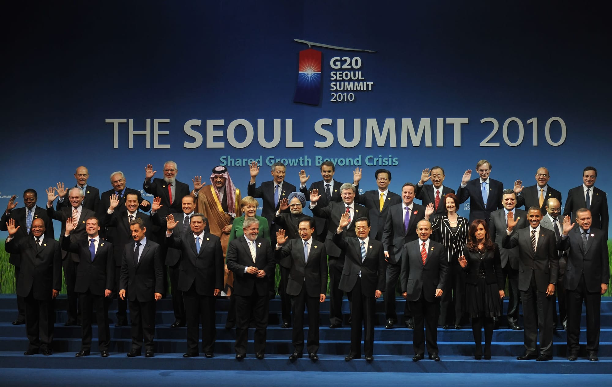 World leaders at the 2010 G-20 Seoul summit
Left to right:
Front row: Jacob Zuma (South Africa), Dmitry Medvedev (Russia), Nicolas Sarkozy (France), Susilo Bambang Yudhoyono (Indonesia), Luiz Inácio Lula da Silva (Brazil), Lee Myung-bak (South Korea), Hu Jintao (China), Felipe Calderón (Mexico), Cristina Fernandez (Argentina), Barack Obama (USA), Recep Tayyip Erdoğan (Turkey)
Middle row: Bingu wa Mutharika (African Union), Herman Van Rompuy (European Council), Naoto Kan (Japan), Silvio Berlusconi (Italy), Angela Merkel (Germany), Manmohan Singh (India), Stephen Harper (Canada), David Cameron (United Kingdom), Julia Gillard (Australia), José Manuel Barroso (European Commission), Meles Zenawi (NEPAD)
Back row: Pascal Lamy (World Trade Organization), Dominique Strauss-Kahn (International Monetary Fund), Juan Somavía (International Labour Organization), Saud bin Faisal bin Abdul-Aziz (Saudi Arabia), Lee Hsien Loong (Singapore), José Luis Rodríguez Zapatero (Spain), Nguyen Tan Dung (Vietnam, ASEAN), Ban Ki-moon (United Nations), Robert Zoellick (World Bank), José Ángel Gurría (OECD), Mario Draghi (Financial Stability Forum)