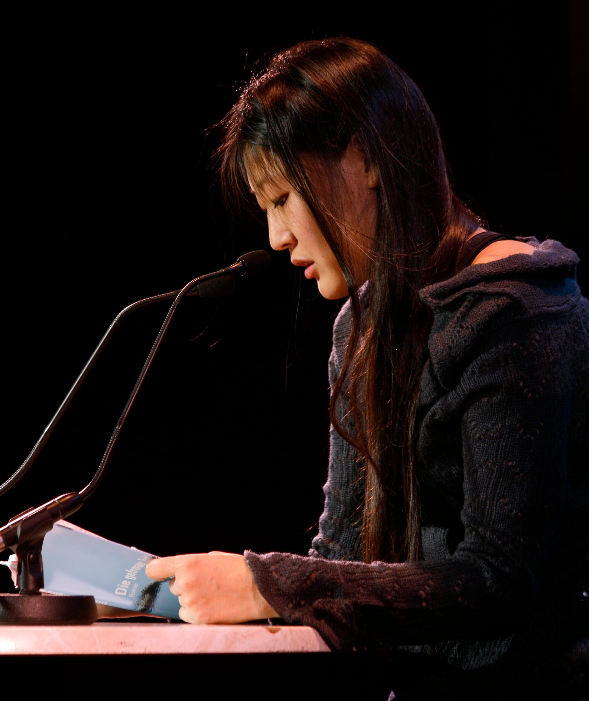 Austrian writer Anna Kim reading from her book Die gefrorene Zeit (Frozen Time); Vienna.