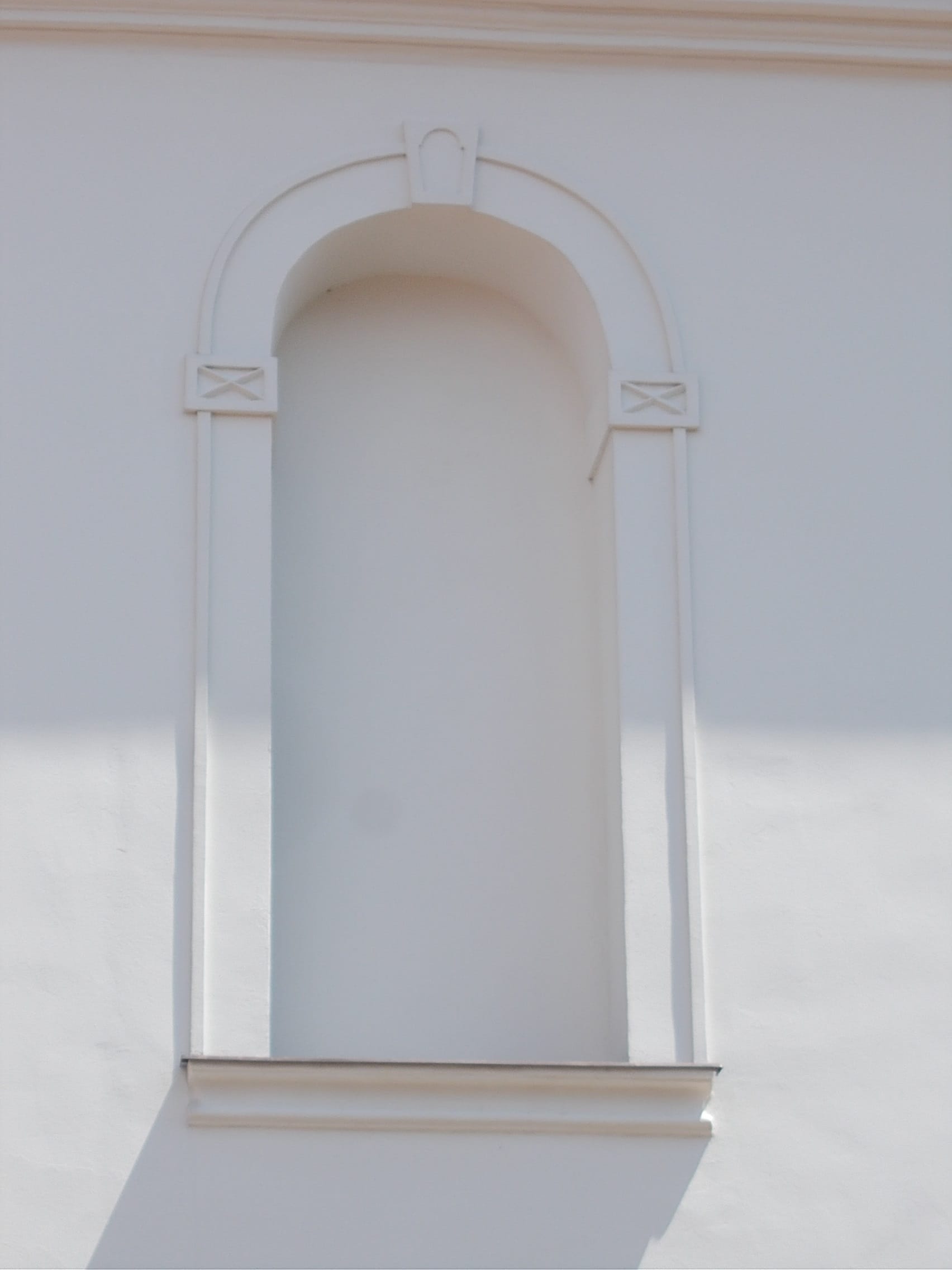 Bakonybél Abbey Saint Maurice church. Baroque, single nave church. Foundation stone placed in 1750 Sacrified in 1854 Built in 1758(?). Damged by fire in 1780, Renovation completed in 1782. On facade is a World War I marble plaque-relief by János Adami (1874-1935) reinstalled in 2020, from a demolished WWII memorial, former stand before the church, a WWII plaque also installed on the facade of the church - Interior: Main altarpiece is a Ignác Polinger (Pohlinger) works (1758), shows: King Saint Stephen, and Gisela of Hungary, Saint Maurice on cloud, at back soldiers, martyrs, on the upper part is the coronation of the Virgin Mary as Queen of Heaven. At the main altar statues: Emeric, Ladislaus I and the four Evangelists - On left Saint Mary Altar, altapiace about Virgin Mary (destroy the serpent, which symbolizes sin?); on right altarpiece of the Benedict of Nursia /18th cent. altars, 19th century altarpieces/. There is paintings: King Stephen and Queen Gisela entrust Prince Emeric's education to Saint Gellért by Frigyes Krepp from Győr AND Holy Family Return from Jerusalem to Nazareth by István Dorffmeister Sr. (1779). Pulpit (1760). The listed church organ by Jozsef/Joseph? Wilde made in 1822, renewed in 2018 by Péter Takács organ builder - Fő Road (Road 8301), Szent Gellért Square, Malom Street, Bakonybél, Veszprém County, Hungary.