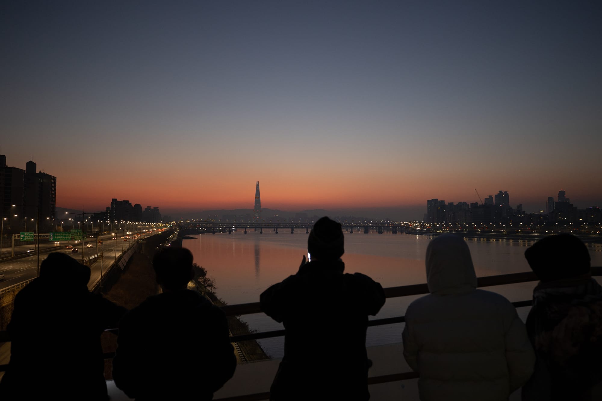 The first sunrise of 2023
January 1,, 2023
Seongsu-dong, Seongdong-gu, Seoul
KOCIS(Korean Culture and Informatioon Service)
Official Photographer&nbsp;:  KIM SUNJOO 
All photographs in the official Flikr account of the Republic of Korea are available only for publication by news organizations and/or for public purposes with proper attribution to the correct source (photographer and organizations mentioned above).
Any distortion to the original meaning of a photograph for provision to a third party through posting and resale, partial reproduction, falsification or use of the photograph with other images is strictly prohibited without the express written permission of the government of the Republic of Korea.

Thank you.