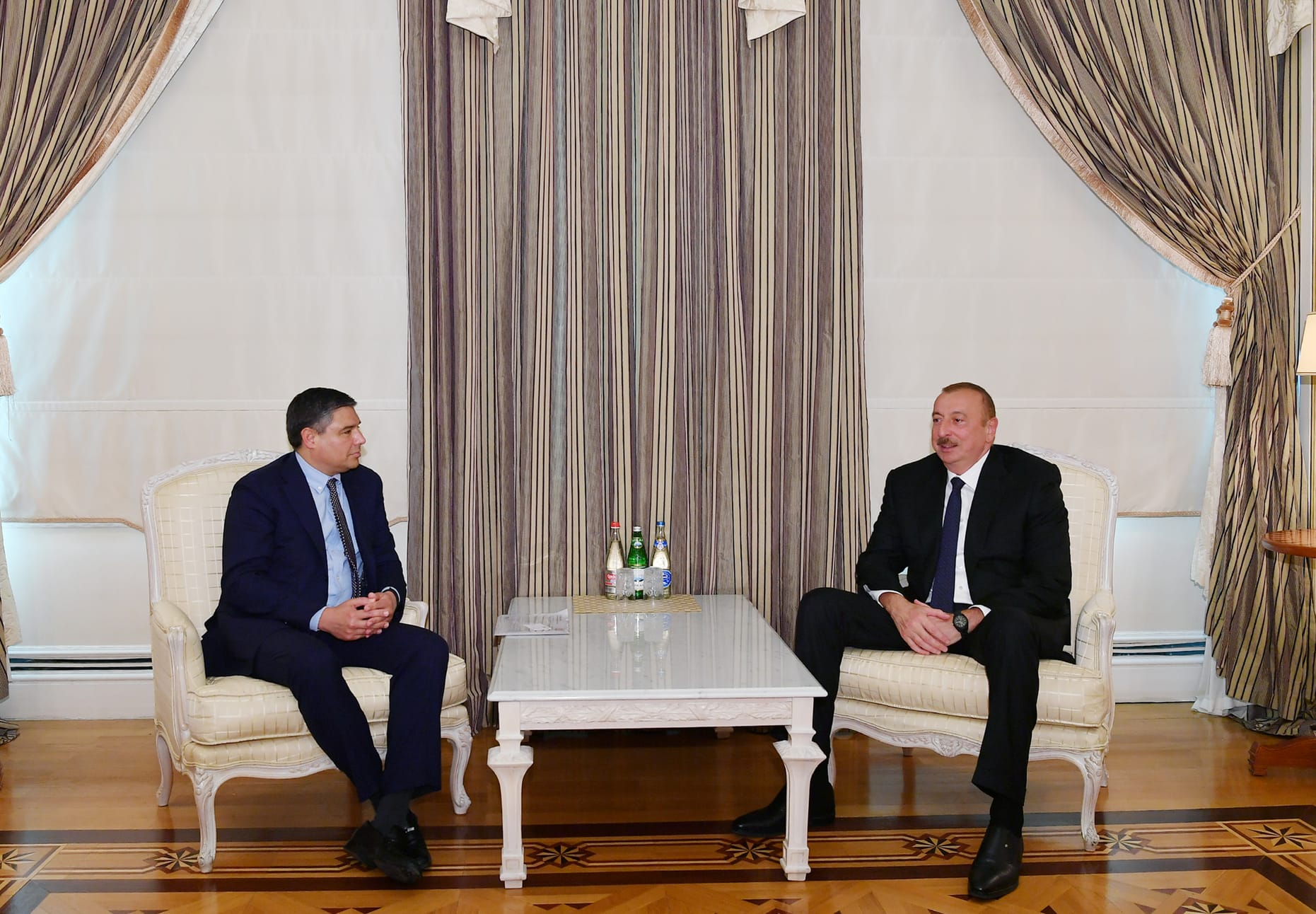 Ilham Aliyev received chairman and CEO of Baкer Hughes, a GE Company