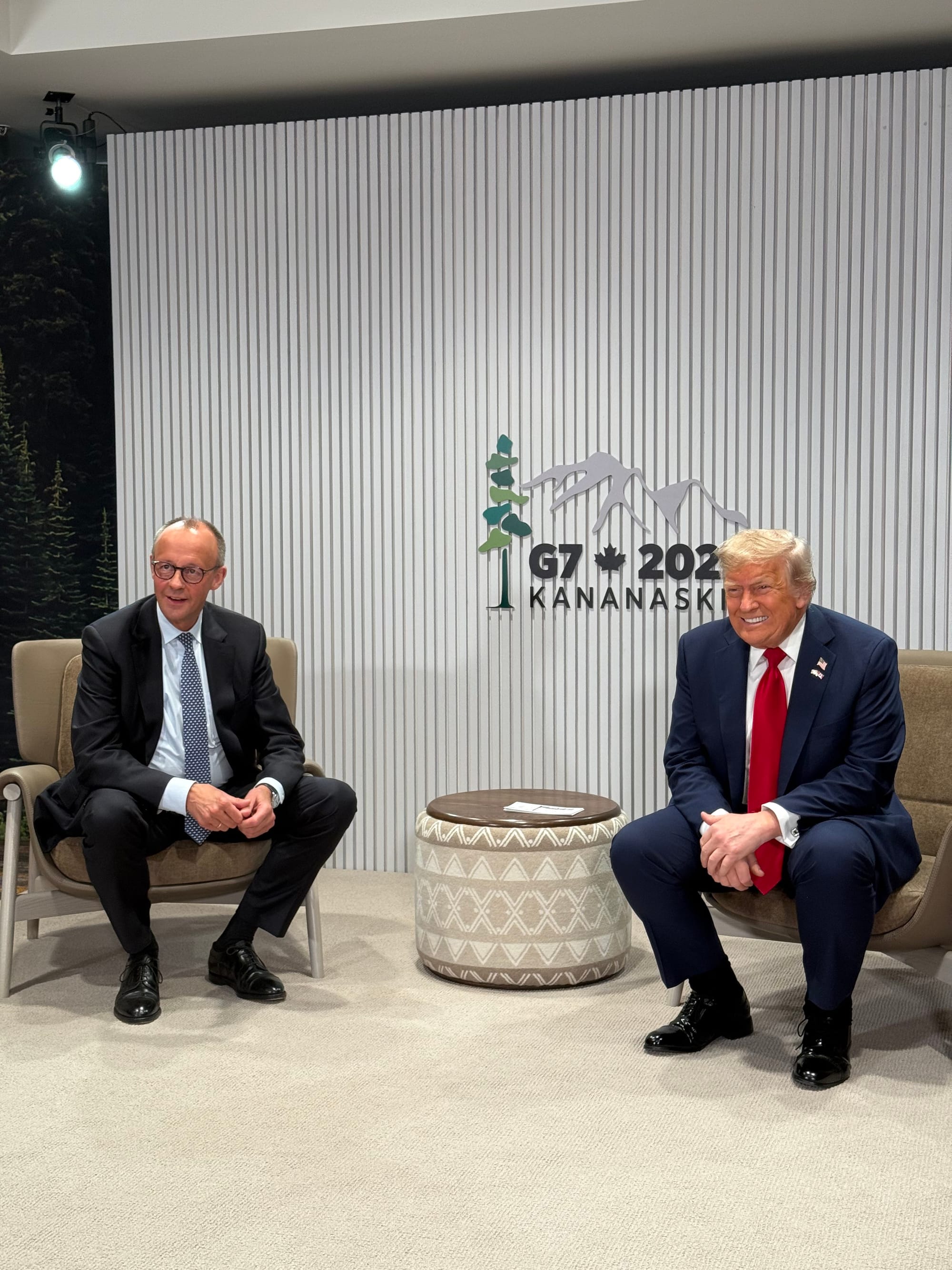 President @realDonaldTrump meets with the Chancellor of Germany @_FriedrichMerz 🇺🇸 🇩🇪