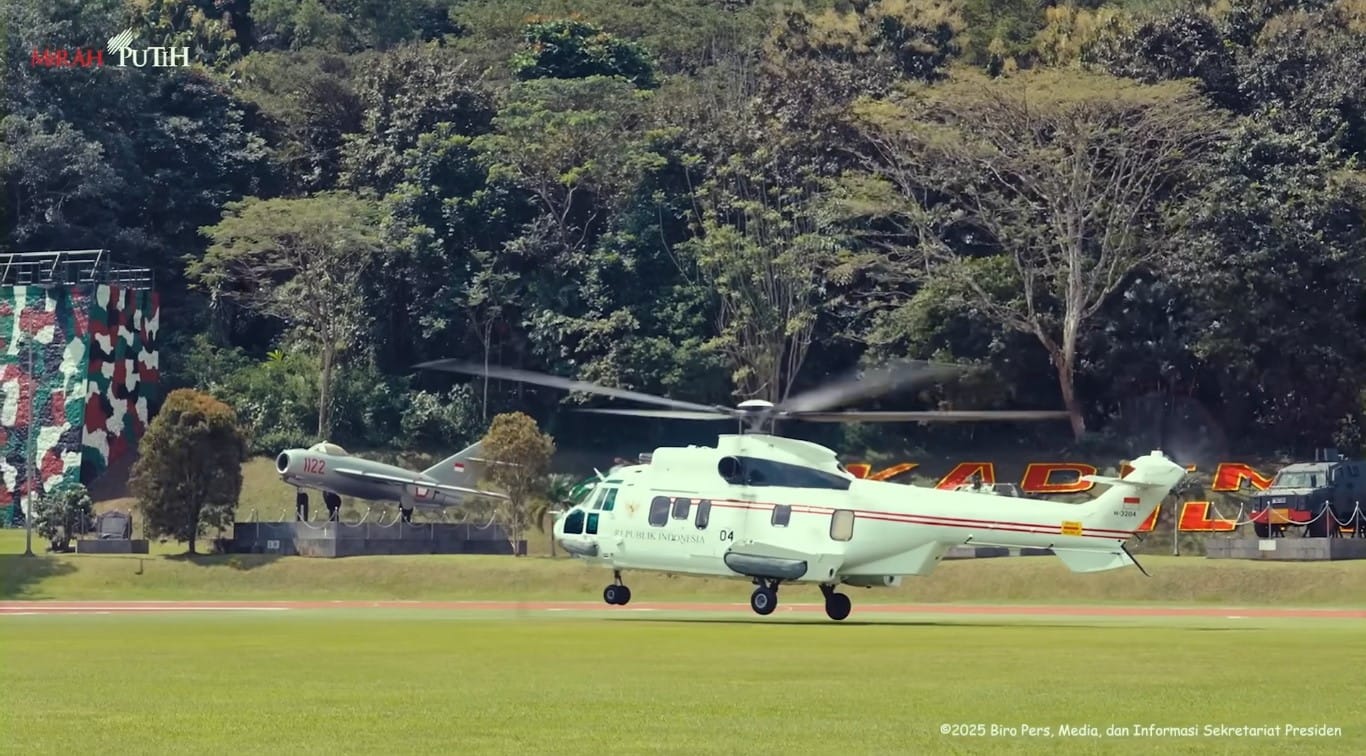 Indonesian Air Force NAS 332L1 "H-3204" VIP helicopter carrying security forces landed at the Indonesian Military Academy in Magelang, Central Java ahead of the presidential helicopter carrying President Prabowo Subianto of Indonesia and President Emmanuel Macron of France. 
A preserved MiG-17 "F-1122" can be seen in the background.