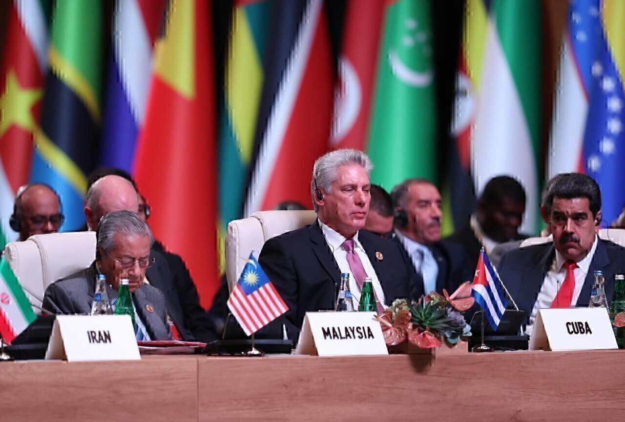 The 18th Summit of Heads of State and Government of the Non-Aligned Movement member countries held in Baku has continued with general debates.
Chaired by President of the Republic of Azerbaijan Ilham Aliyev, the event heard speeches from President of Pakistan Arif Alvi, President of Iran Hassan Rouhani, President of Turkmenistan Gurbangulu Berdimuhamedov, Prime Minister of Malaysia Mahathir bin Mohamad, President of Afghanistan Mohammad Ashraf Ghani, President of Cuba Miguel Diaz-Canel, President of Djibouti Ismail Omar Guelleh, Deputy Foreign Minister of Russia Sergey Vershinin, President of Algeria Abdelkader Bensalah, King Mswati III of eSwatini, President of Ghana Nana Akufo-Addo, President of Namibia Hage Gottfried Geingob, President of Equatorial Guinea Obiang Nguema Mbasogo, President of Sudan Abdel Fattah al-Burhan, Vice President of India Muppavarapu Venkaiah Naidu, Vice President of Vietnam Dang Thi Ngoc Thinh, Prime Minister of the People`s Republic of Bangladesh Sheikh Hasina, Prime Minister of Nepal Khadga Prasad Sharma Oli, and Prime Minister of Libya Fayez Seraj.

The speakers thanked the President, government and people of Azerbaijan for the excellent organization of the 18th Summit of the Non-Aligned Movement and the hospitality shown to the delegations.