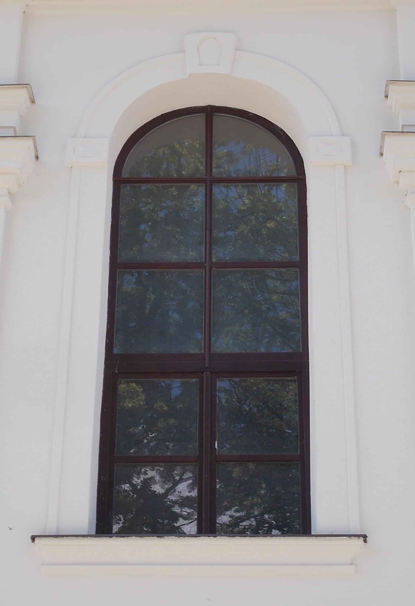 Bakonybél Abbey Saint Maurice church. Baroque, single nave church. Foundation stone placed in 1750 Sacrified in 1854 Built in 1758(?). Damged by fire in 1780, Renovation completed in 1782. On facade is a World War I marble plaque-relief by János Adami (1874-1935) reinstalled in 2020, from a demolished WWII memorial, former stand before the church, a WWII plaque also installed on the facade of the church - Interior: Main altarpiece is a Ignác Polinger (Pohlinger) works (1758), shows: King Saint Stephen, and Gisela of Hungary, Saint Maurice on cloud, at back soldiers, martyrs, on the upper part is the coronation of the Virgin Mary as Queen of Heaven. At the main altar statues: Emeric, Ladislaus I and the four Evangelists - On left Saint Mary Altar, altapiace about Virgin Mary (destroy the serpent, which symbolizes sin?); on right altarpiece of the Benedict of Nursia /18th cent. altars, 19th century altarpieces/. There is paintings: King Stephen and Queen Gisela entrust Prince Emeric's education to Saint Gellért by Frigyes Krepp from Győr AND Holy Family Return from Jerusalem to Nazareth by István Dorffmeister Sr. (1779). Pulpit (1760). The listed church organ by Jozsef/Joseph? Wilde made in 1822, renewed in 2018 by Péter Takács organ builder - Fő Road (Road 8301), Szent Gellért Square, Malom Street, Bakonybél, Veszprém County, Hungary.