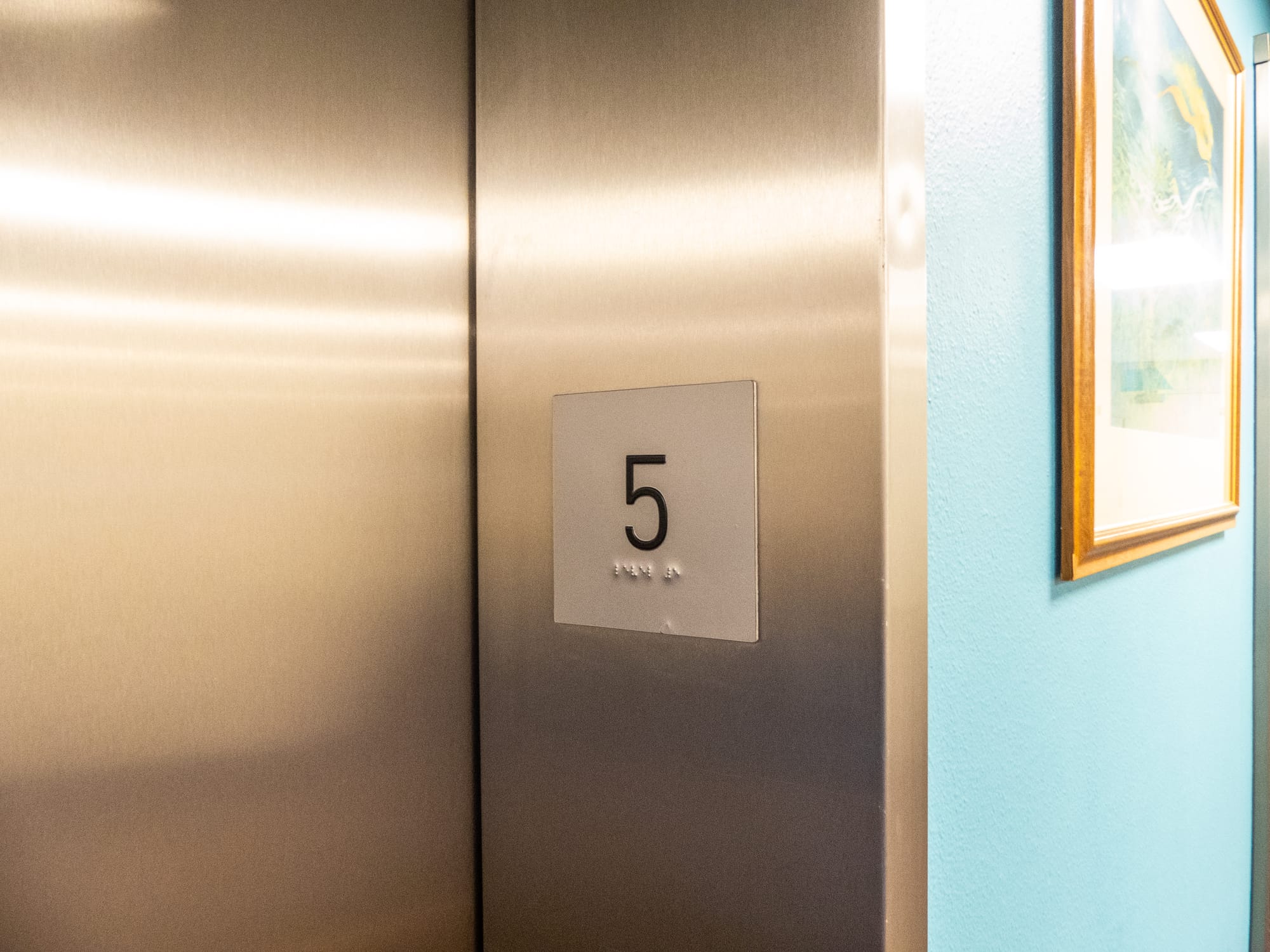 Braille and tactile lift landing indicator Wesley Hospital Auchenflower