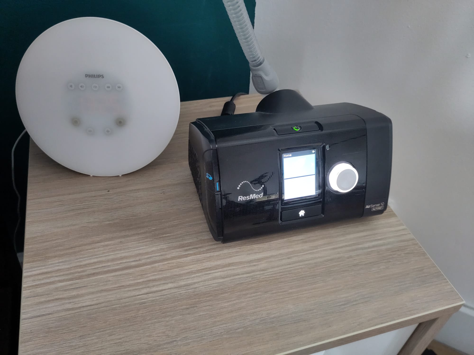 A typical ResMed CPAP and APAP device, model AirSense 10 Autoset