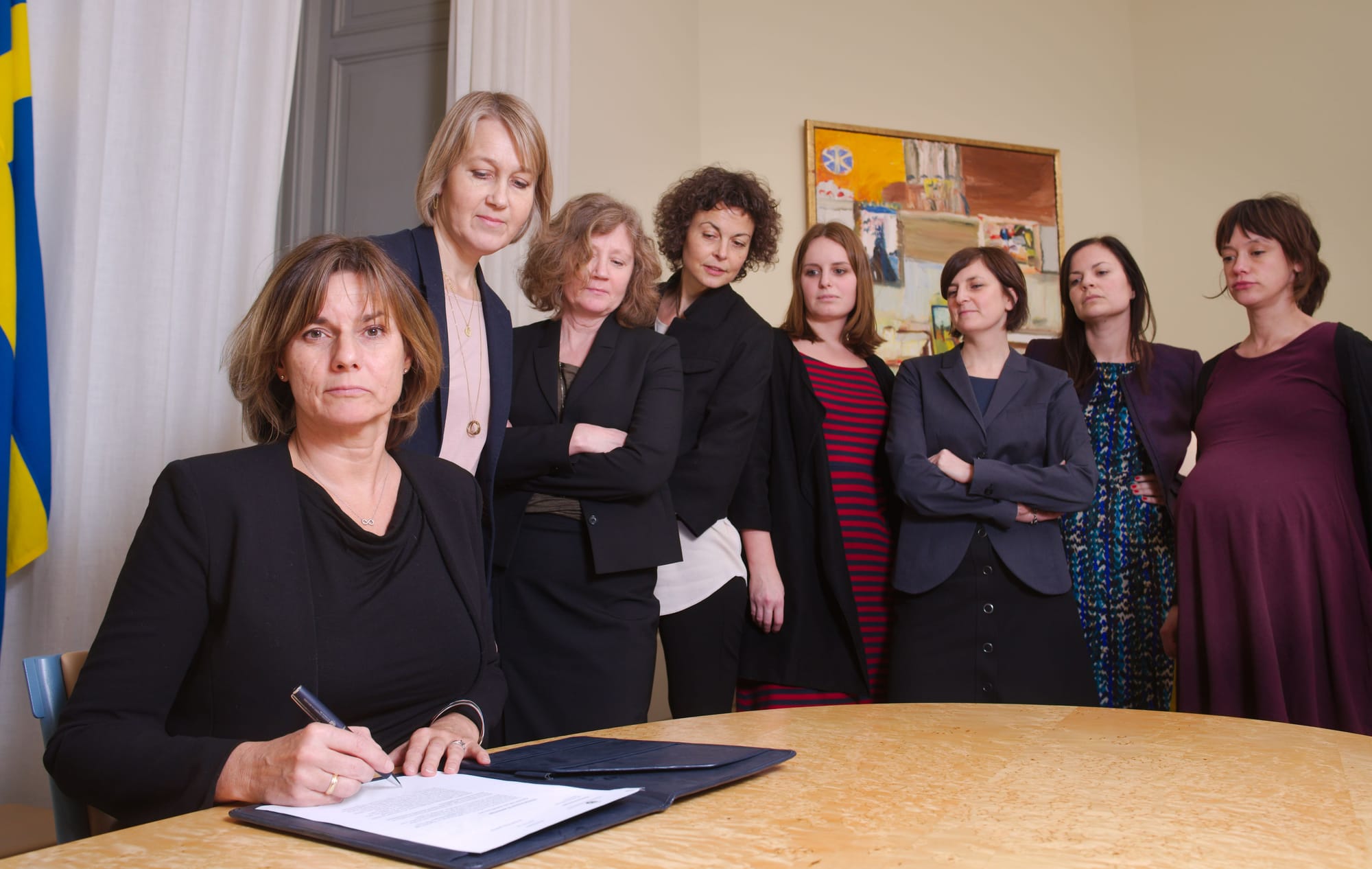 The referral of the Swedish climate law is signed by Deputy Prime Minister and Minister for International Development Cooperation and Climate Isabella Lövin. All future governments will be obliged to reduce greenhouse gas emissions. For a better planet and a better future.
From left to right: Isabella Lövin, Deputy Prime Minister; Ulrika Modéer, State Secretary; Eva Svedling, State Secretary; Annika Flensburg, Press Secretary; Mikaela Kotschack, Press Secretary; Katarina Hellström, Political Advisor;
Julia Hector, Coordinator; Alexandra von Linde, Coordinator

Photo: Johan Schiff/Miljöpartiet de gröna