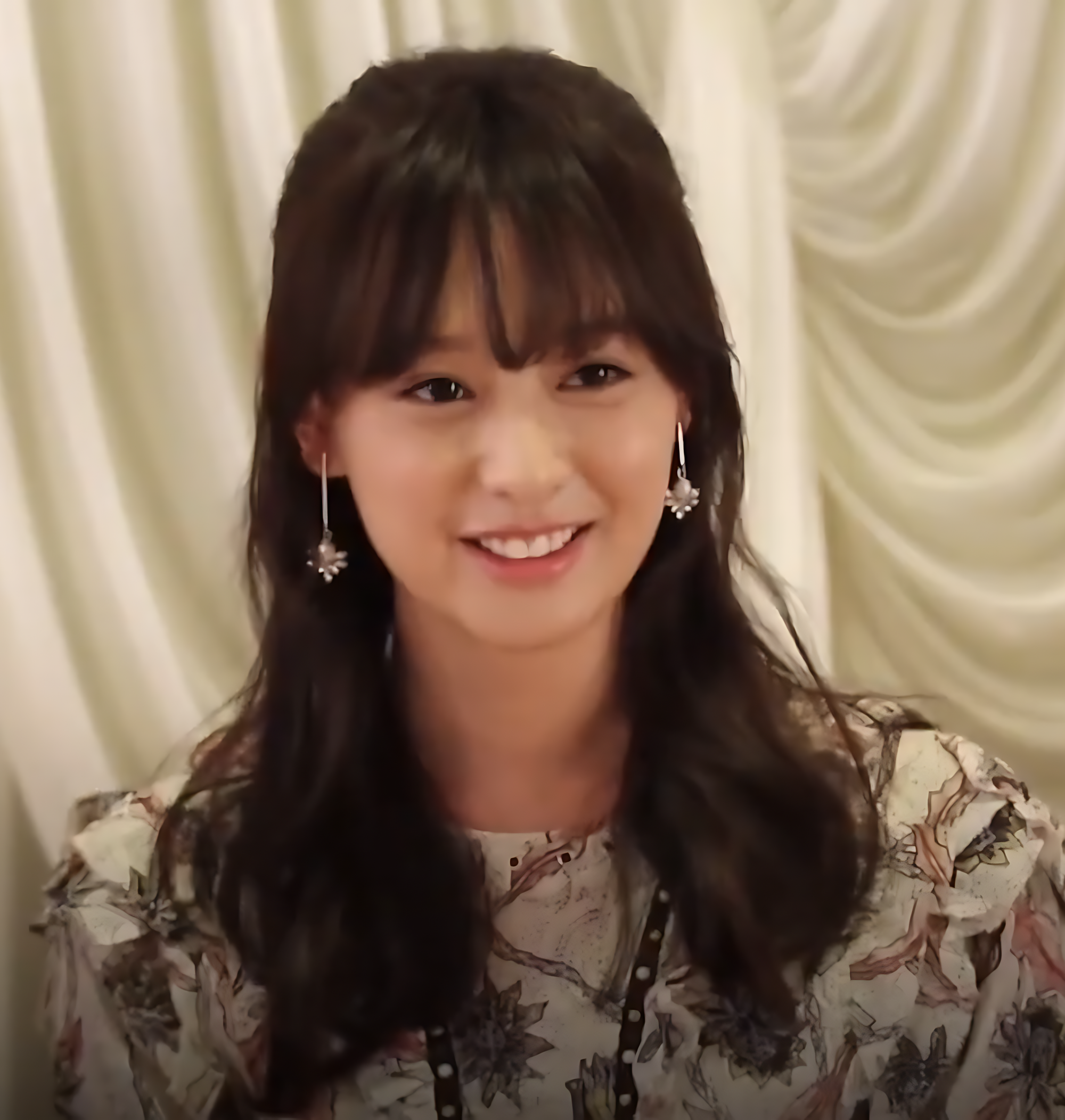 Kim Ji-won in CATCHUP interview in 2017