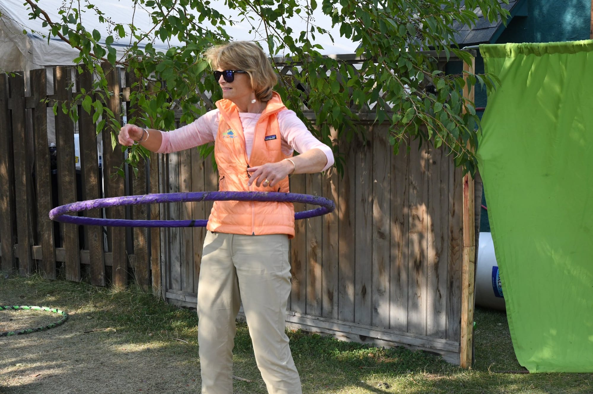 I loved being able to spend some time at the @AlaskaStateFair. Visiting with so many Alaskans, checking out the Alaska-grown produce, and of course, brushing up on my hula-hooping skills, made for a great day.