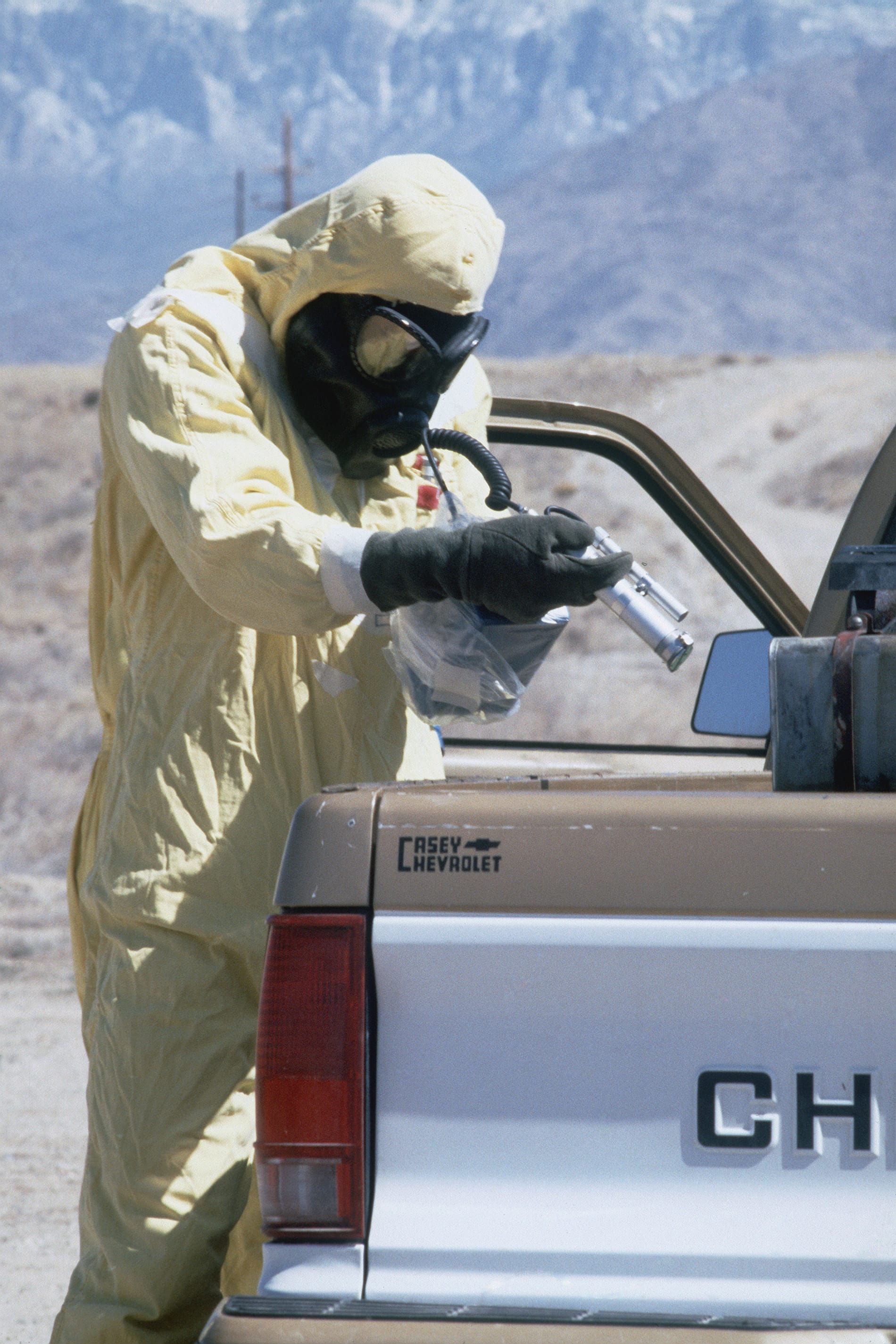 The original finding aid described this photograph as: Base: Kirtland Air Force Base State: New Mexico (NM) Country: United States Of America (USA) Scene Camera Operator: Bruce Hurlbert Release Status: Released to Public