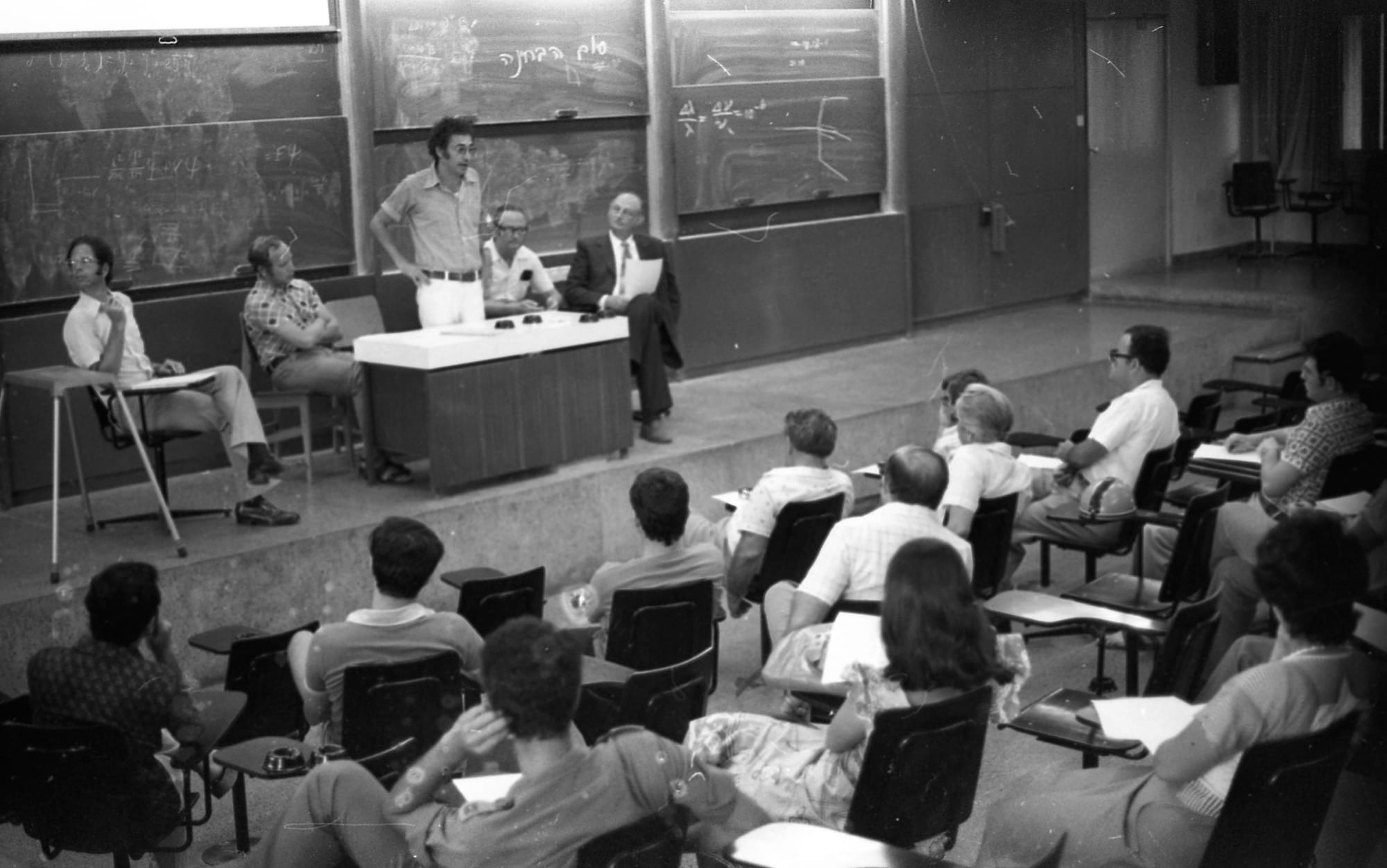 Memberrs of the Israeli finance and Bank administration gathered in a meeting to discuss the monetary problems of Israel.