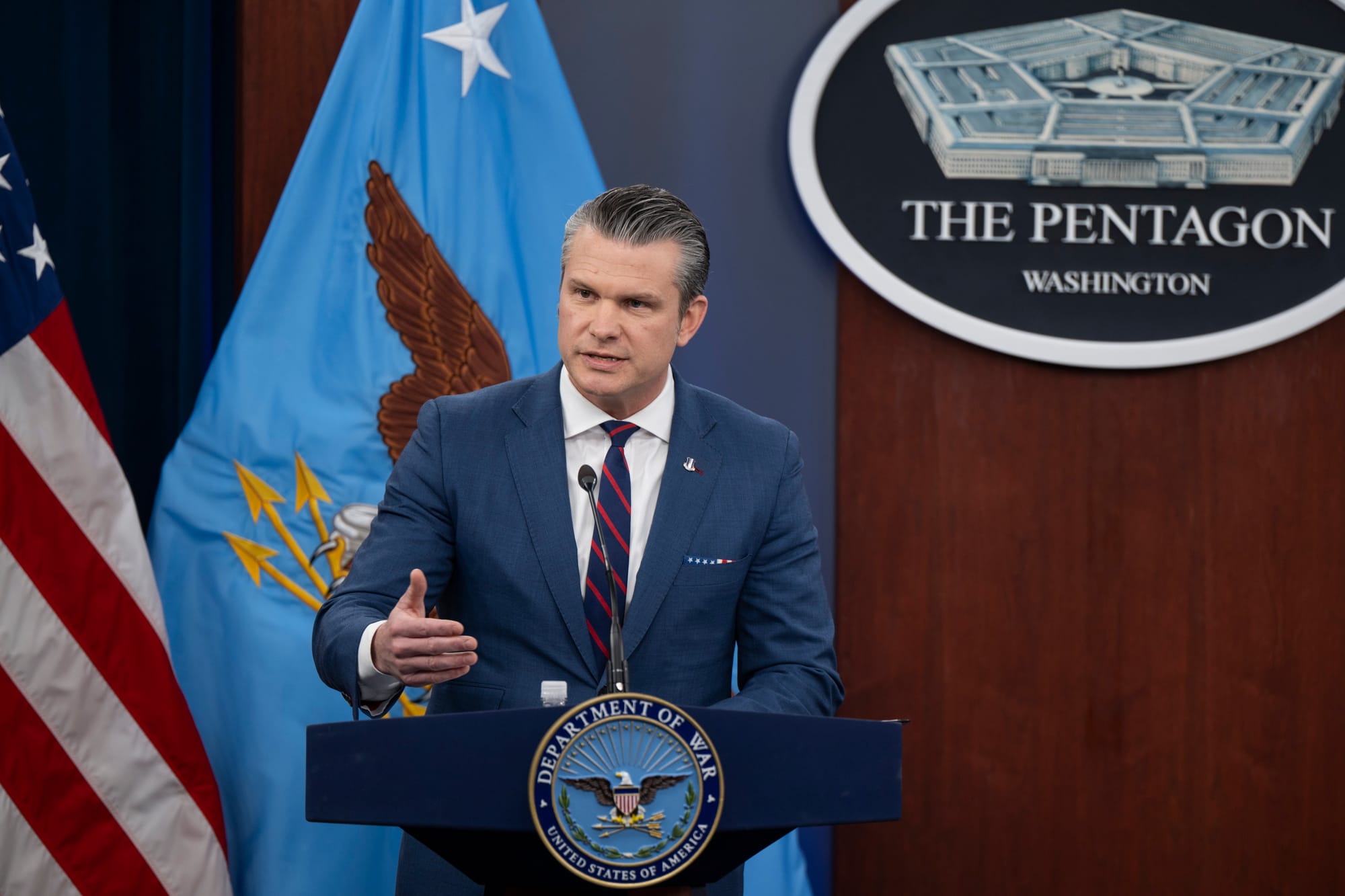 Pete Hegseth and Chairman of the Joint Chiefs of Staff U.S. Air Force Gen. Dan Caine conduct a press briefing on Operation Epic Fury at the Pentagon, USA, March 2, 2026. (DoD photo by U.S. Air Force Staff Sgt. Madelyn Keech)