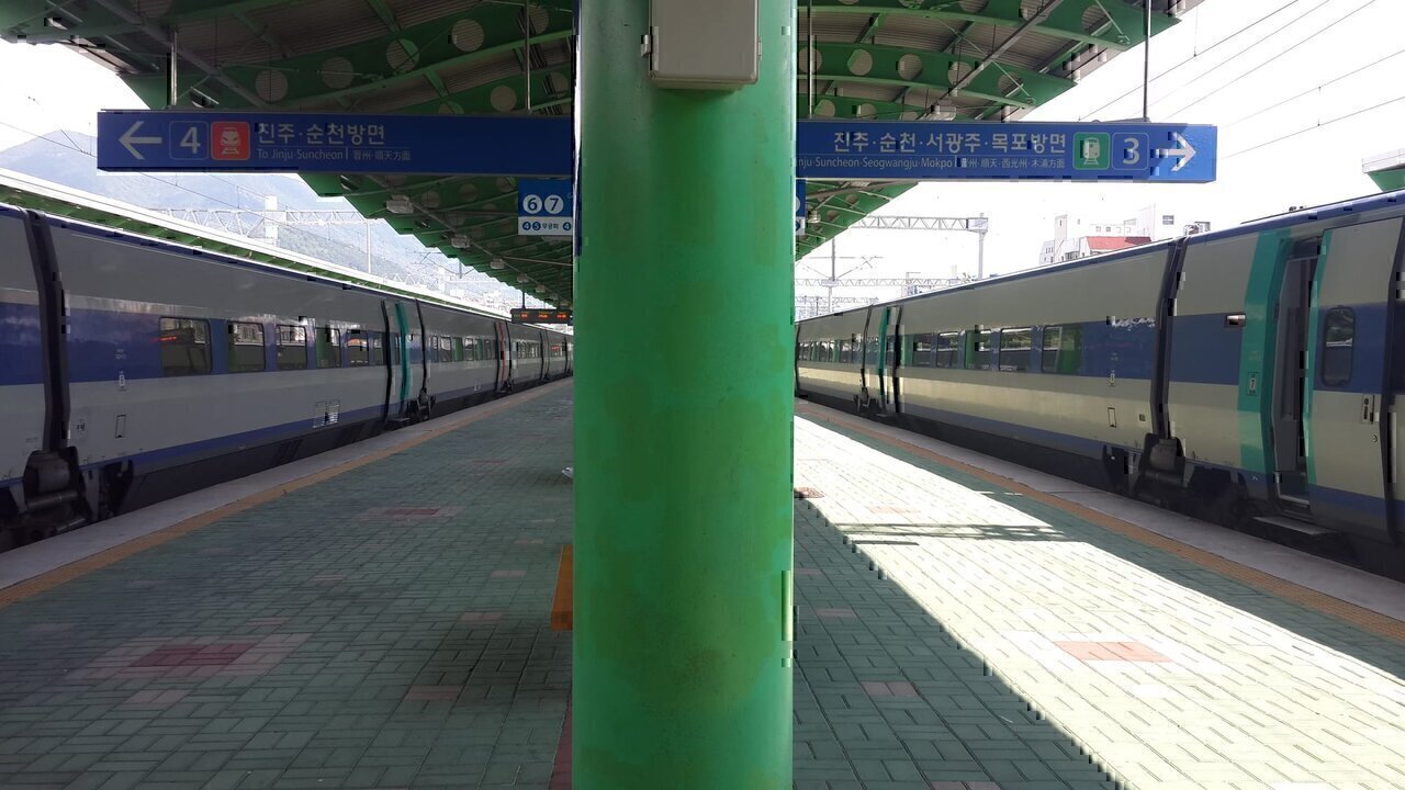 Platform No.5 and No.6 (for Jinju, Suncheon)