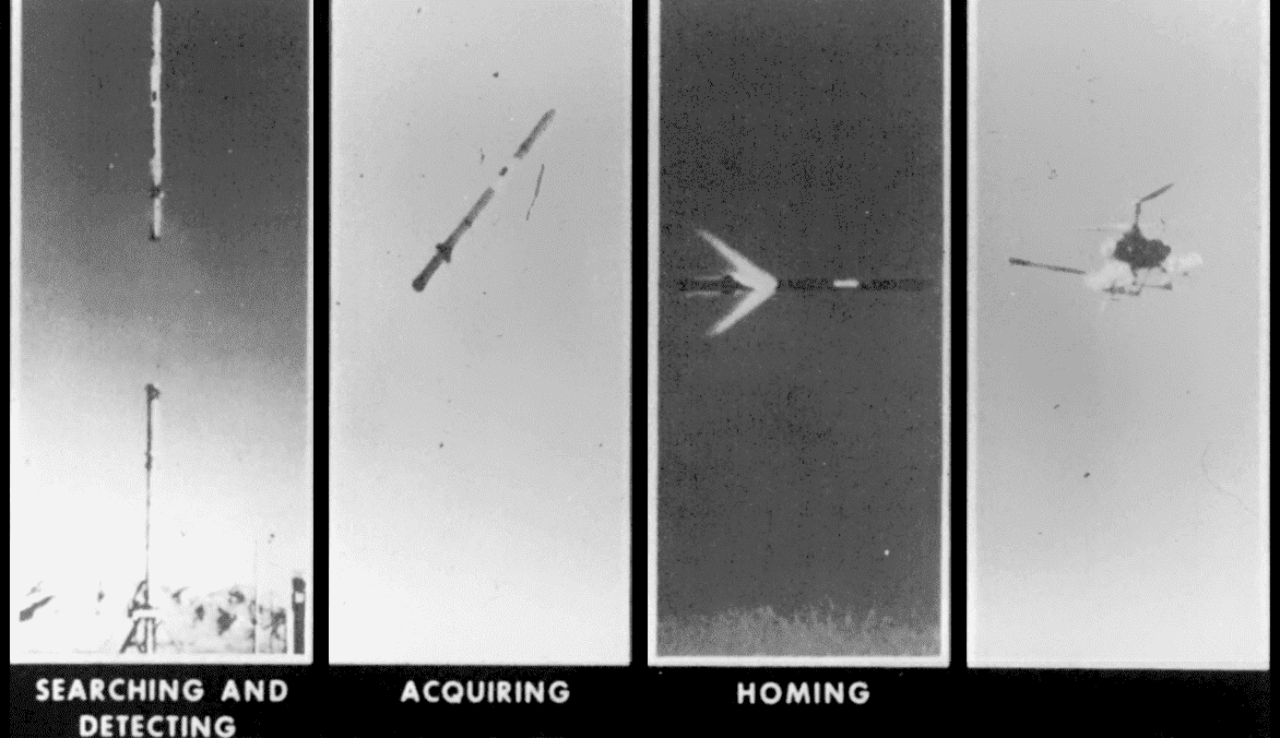 SIAM surface-to-air missile launch-to-hit sequence, during the flight test phase of the program, conducted at the WSMR with QH-50C drone used as a primary target:
searching and detecting;
acquiring;
homing;
direct hit.
Result: target destroyed.
