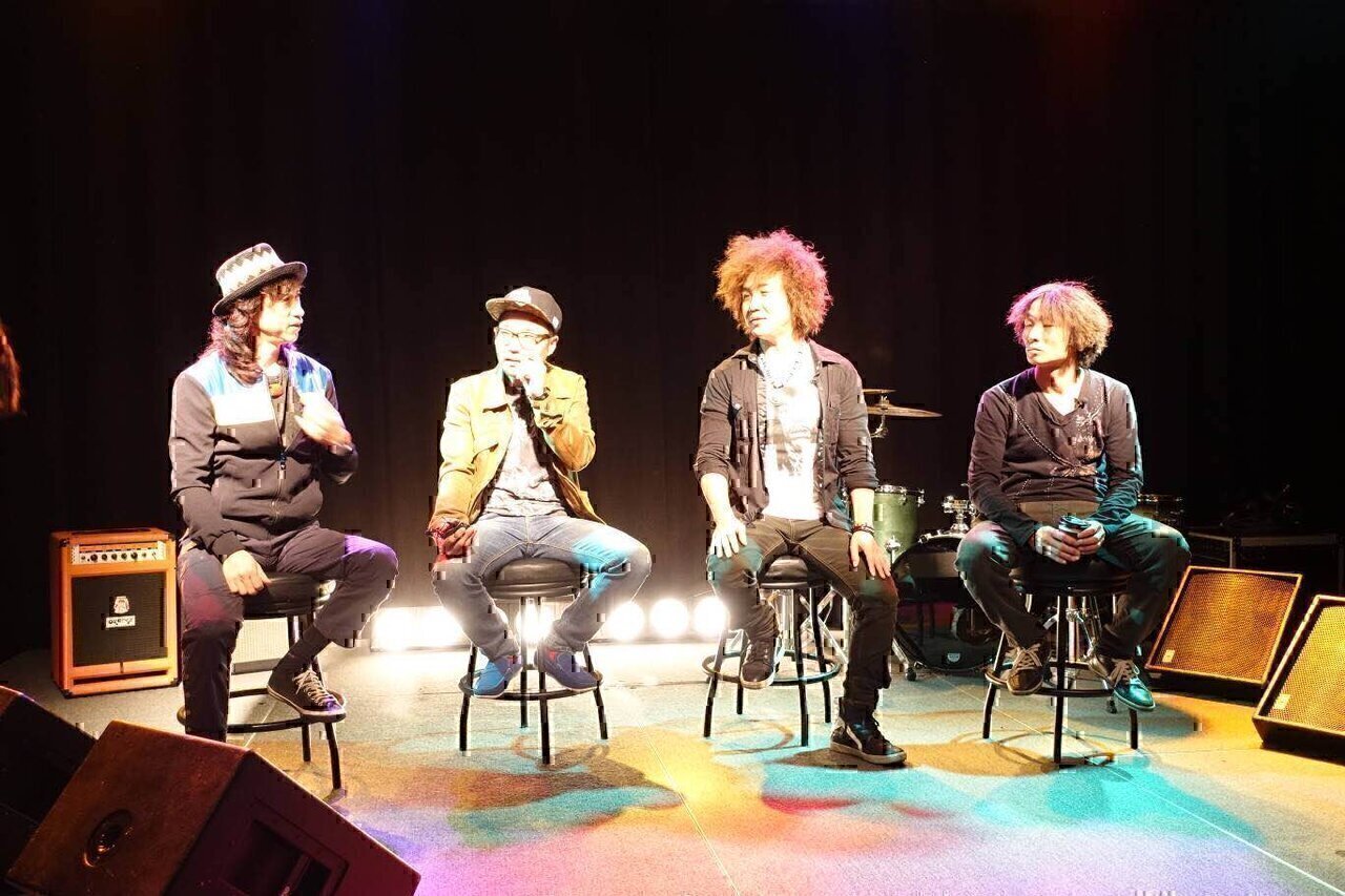 Saza and the band members appeared on Arirang TV (2015)