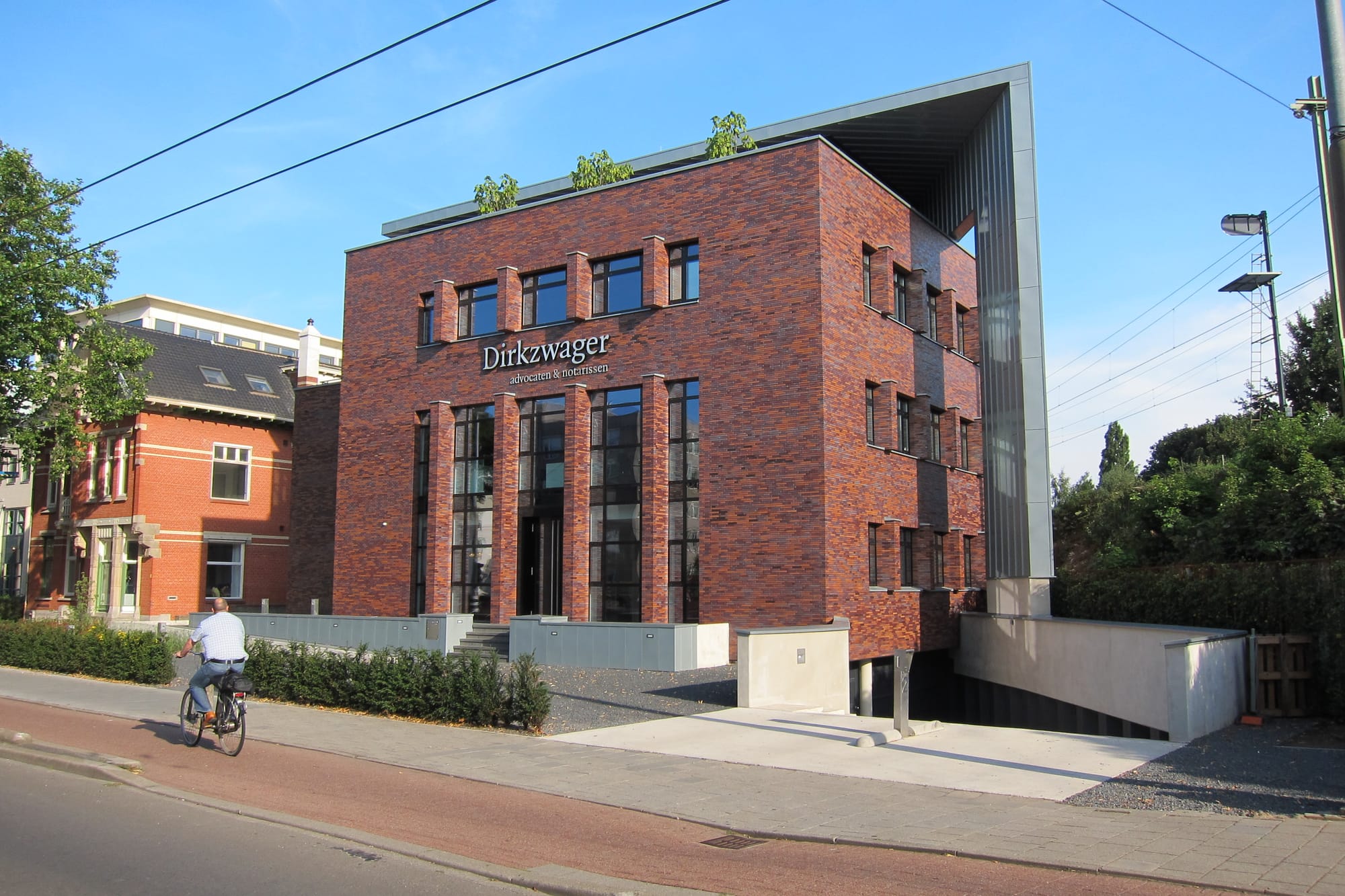 The new built headoffice of Dirkzwager advocaten en notarissen. This building won the architecture publics price of the Arnhem people